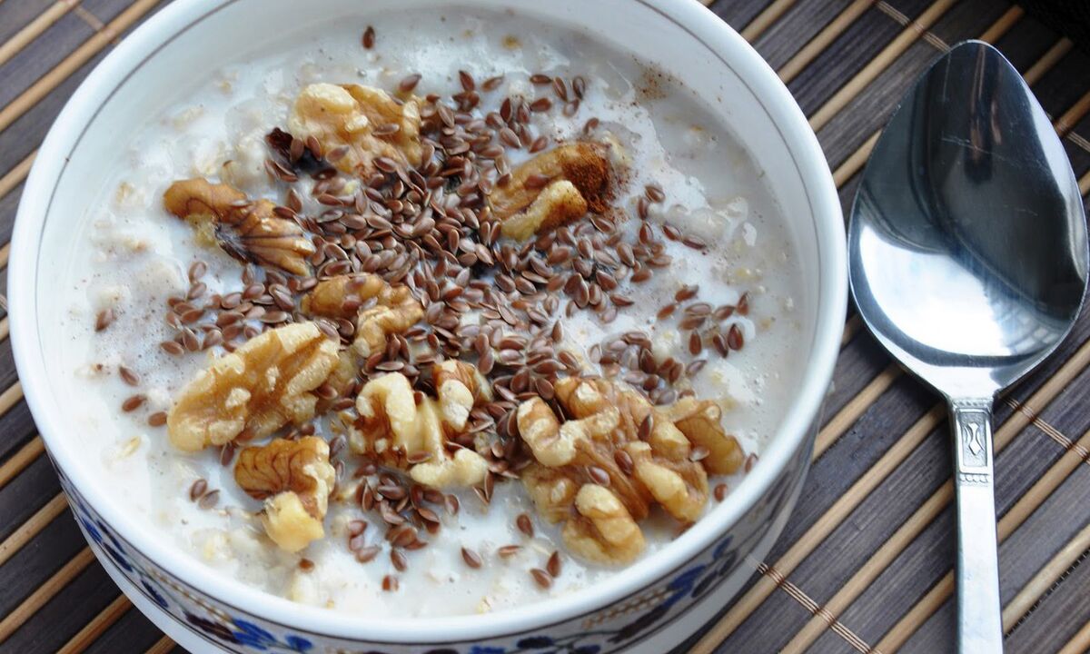 Terci de semințe de in cu lapte - un mic dejun sănătos în dieta de slăbire